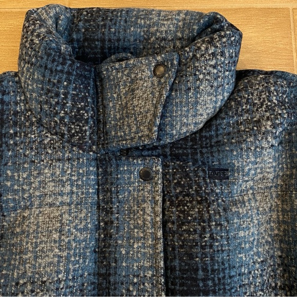 Levi's Women's Cinch Waist Puffer Jacket - Picture 7 of 13